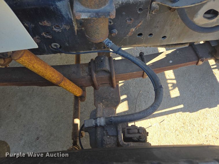 image for item EV5423 2002 International 4900 dump truck