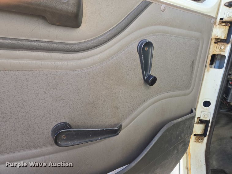 image for item EV5423 2002 International 4900 dump truck