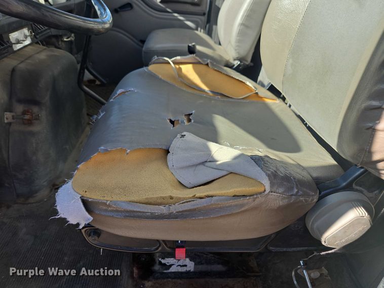 image for item EV5423 2002 International 4900 dump truck