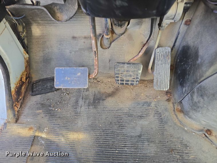 image for item EV5423 2002 International 4900 dump truck