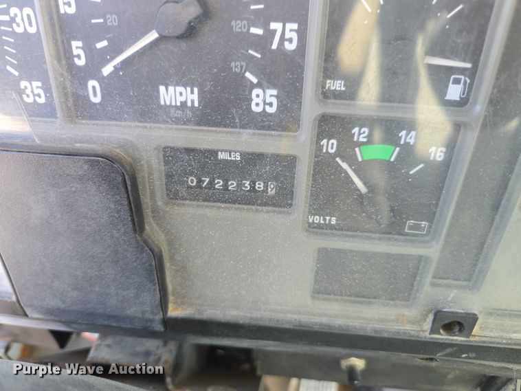 image for item EV5423 2002 International 4900 dump truck