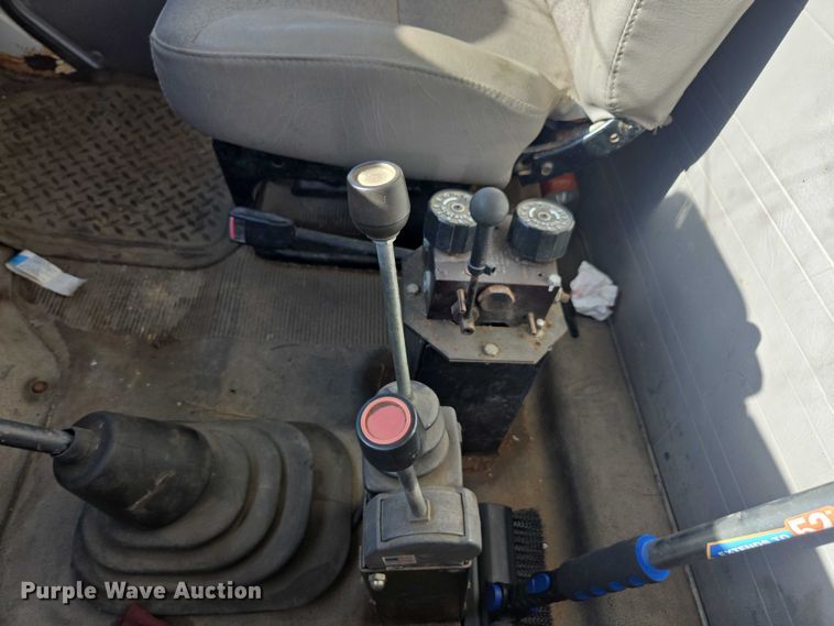 image for item EV5423 2002 International 4900 dump truck