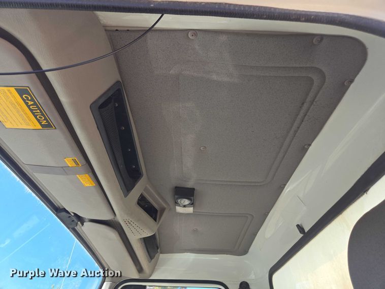 image for item EV5423 2002 International 4900 dump truck