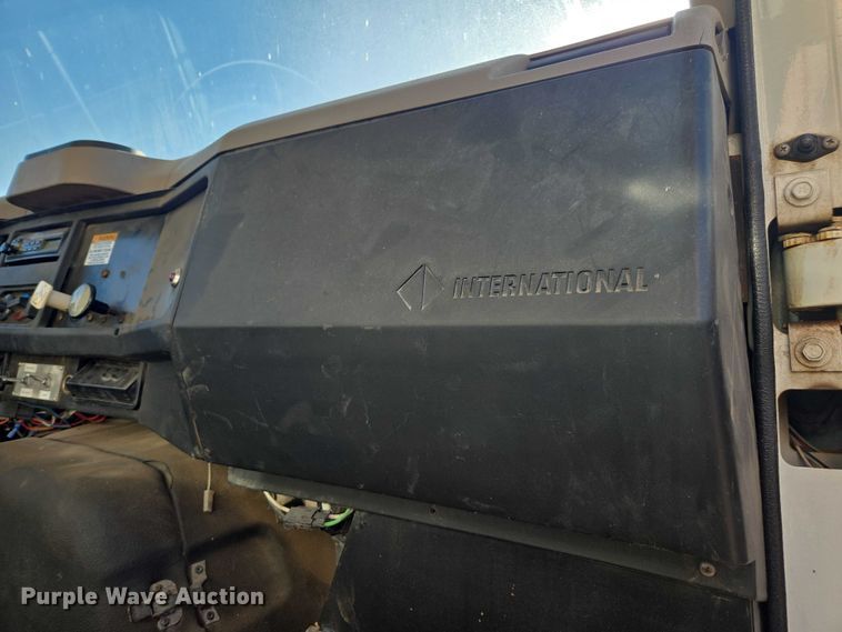 image for item EV5423 2002 International 4900 dump truck