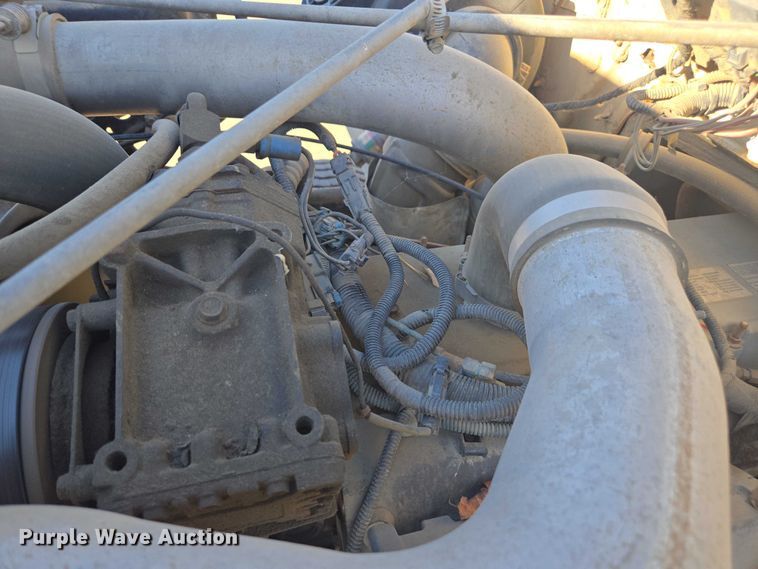 image for item EV5423 2002 International 4900 dump truck