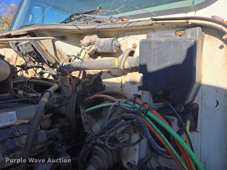 image for item EV5423 2002 International 4900 dump truck