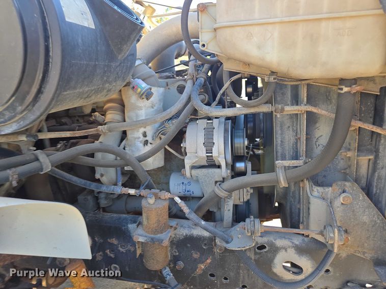 image for item EV5423 2002 International 4900 dump truck