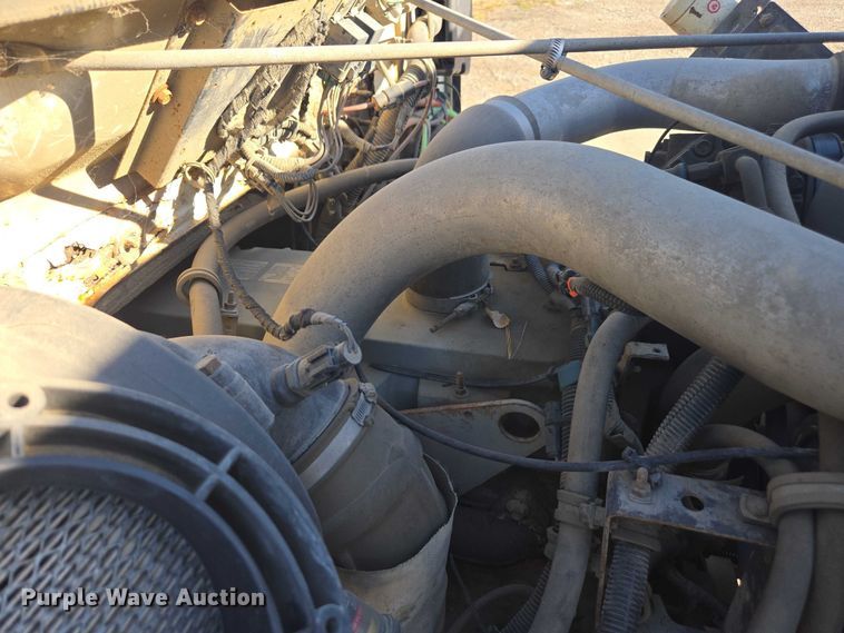 image for item EV5423 2002 International 4900 dump truck