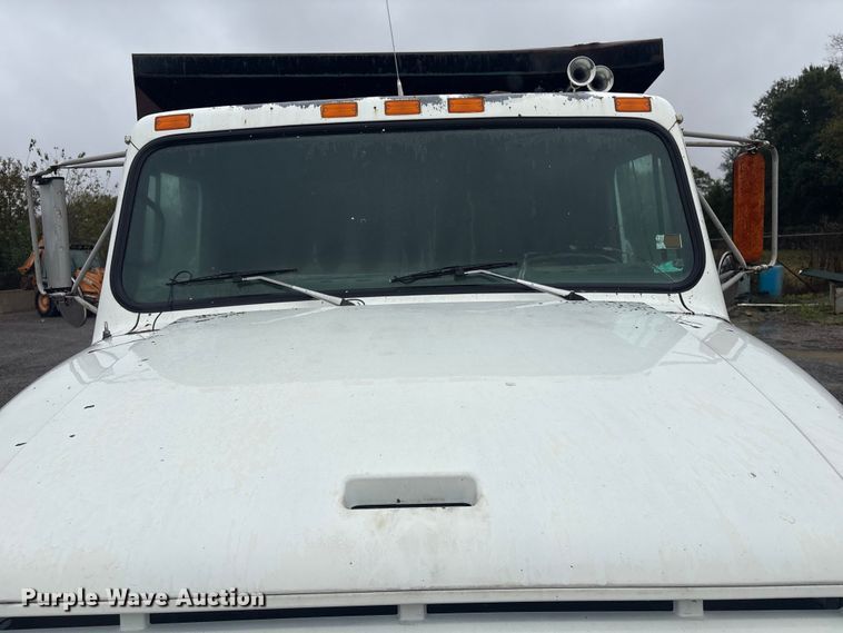 image for item FI0018 1995 International 4900 dump truck