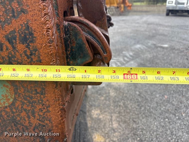 image for item FI0018 1995 International 4900 dump truck