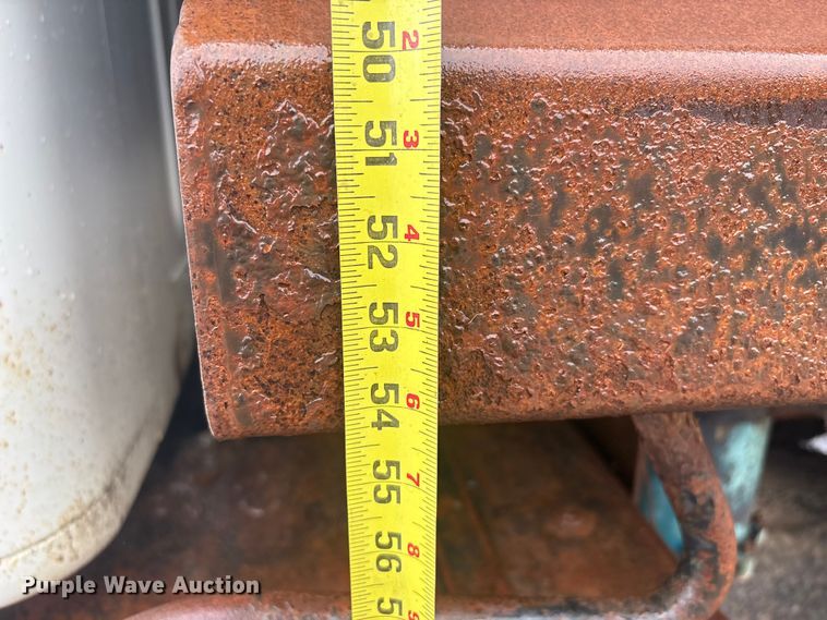 image for item FI0018 1995 International 4900 dump truck