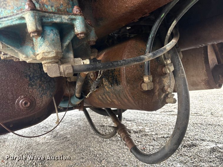 image for item FI0018 1995 International 4900 dump truck