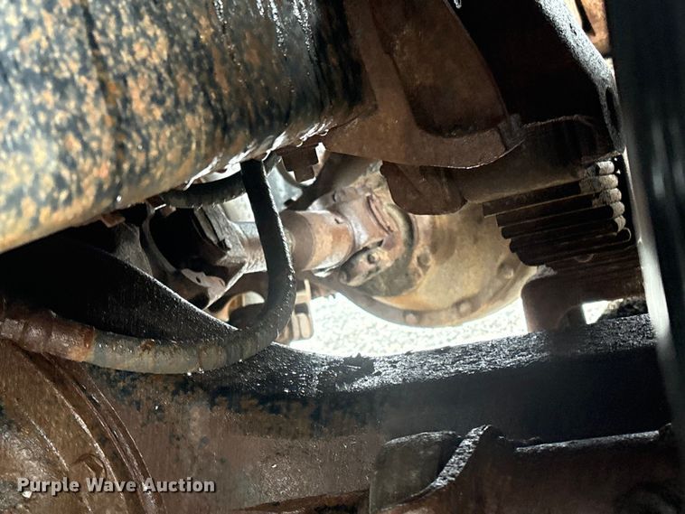 image for item FI0018 1995 International 4900 dump truck