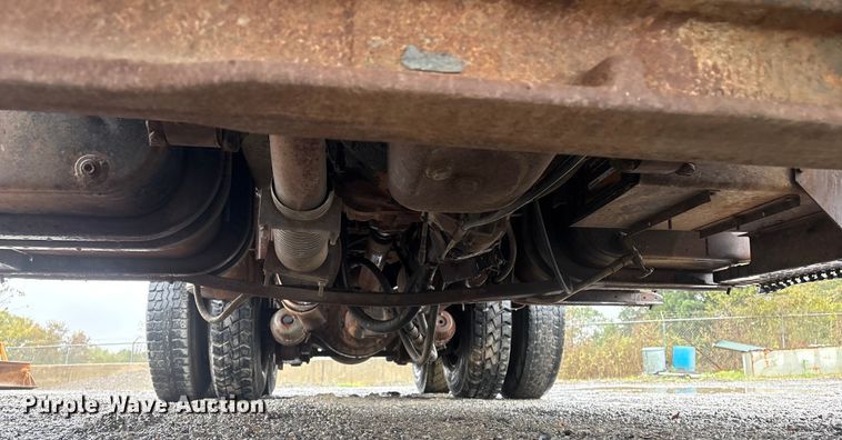 image for item FI0018 1995 International 4900 dump truck