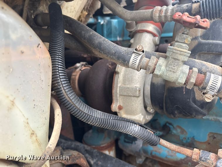 image for item FI0018 1995 International 4900 dump truck