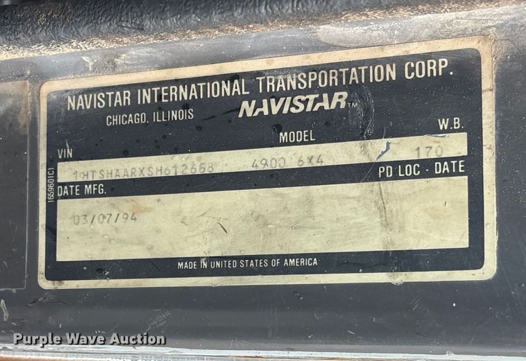 image for item FI0018 1995 International 4900 dump truck