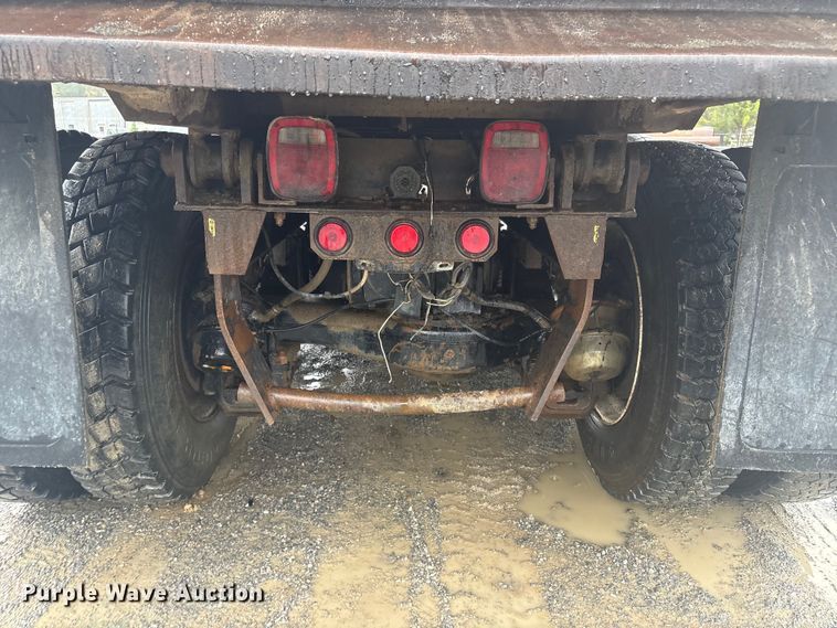 image for item FI0019 2001 Mack RD dump truck