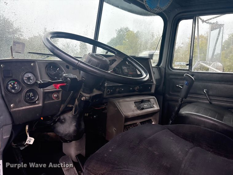 image for item FI0019 2001 Mack RD dump truck