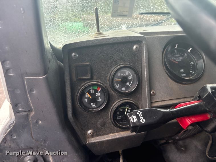 image for item FI0019 2001 Mack RD dump truck