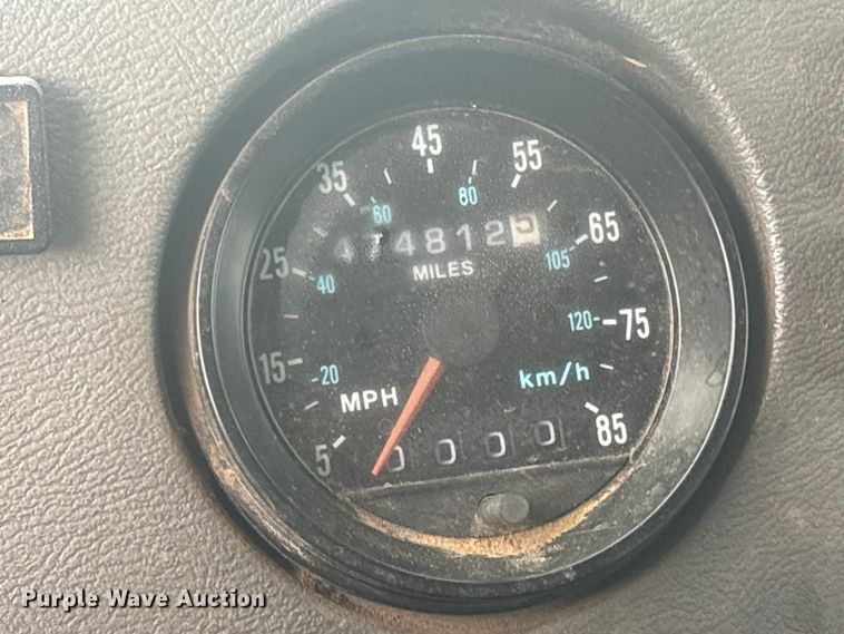 image for item FI0019 2001 Mack RD dump truck