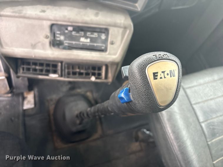 image for item FI0019 2001 Mack RD dump truck