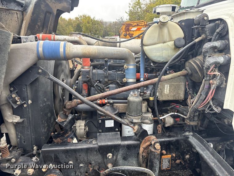 image for item FI0019 2001 Mack RD dump truck