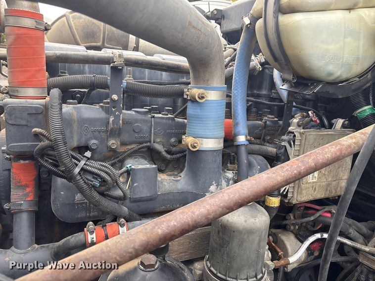 image for item FI0019 2001 Mack RD dump truck