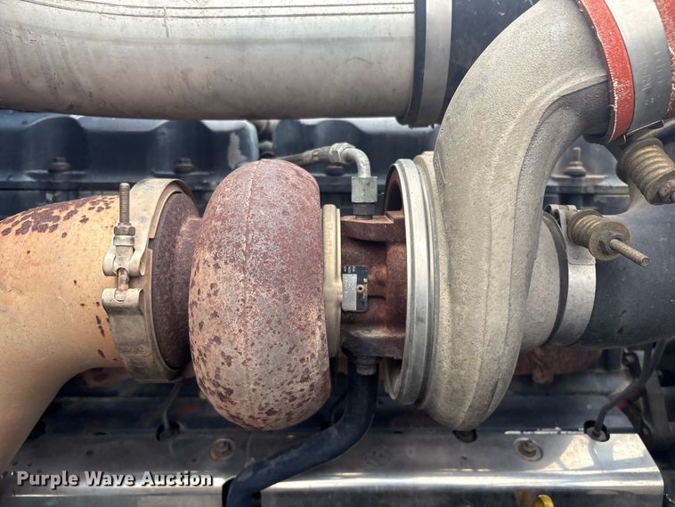 image for item FI0019 2001 Mack RD dump truck