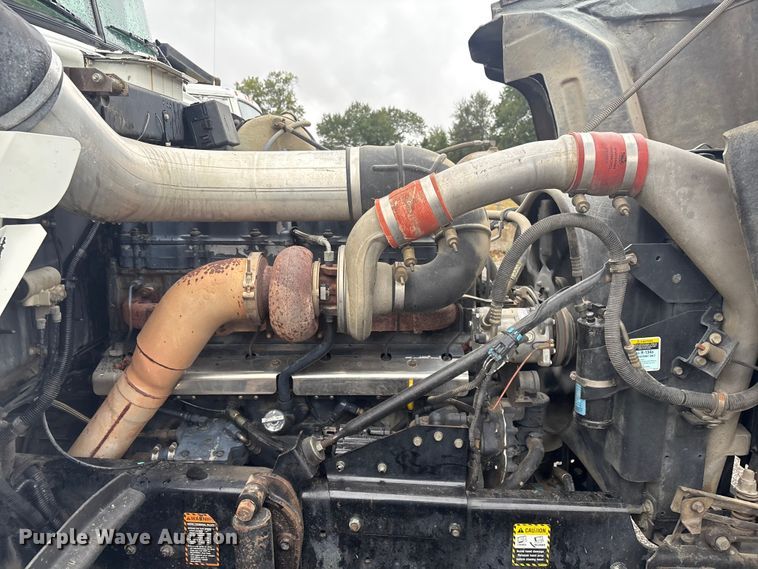 image for item FI0019 2001 Mack RD dump truck