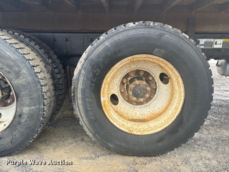 image for item FI0019 2001 Mack RD dump truck