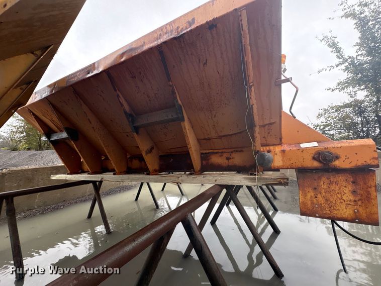 image for item FI0020 Swenson spreader