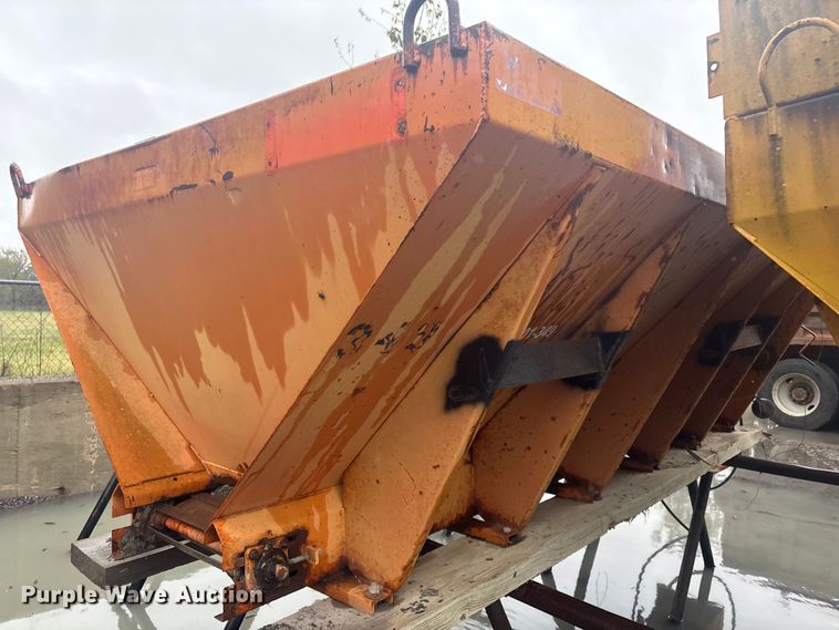 image for item FI0020 Swenson spreader