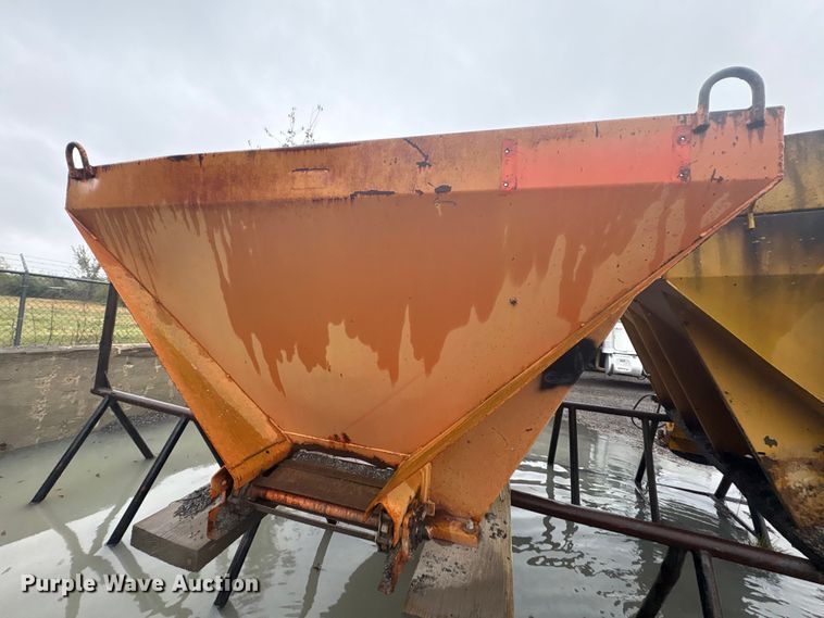 image for item FI0020 Swenson spreader