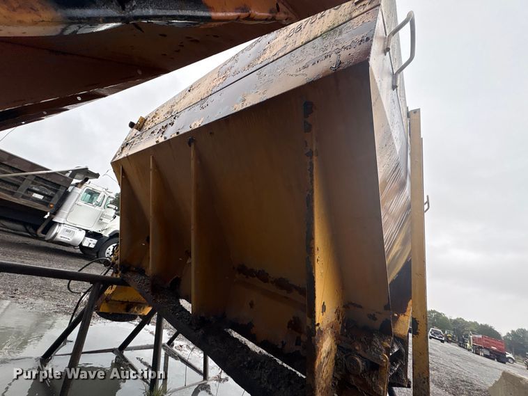 image for item FI0021 Henderson FSH9 spreader