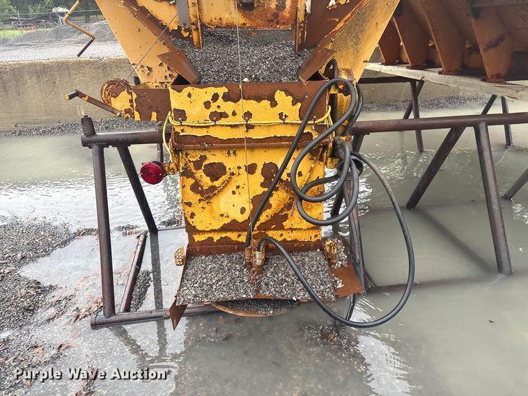 image for item FI0021 Henderson FSH9 spreader