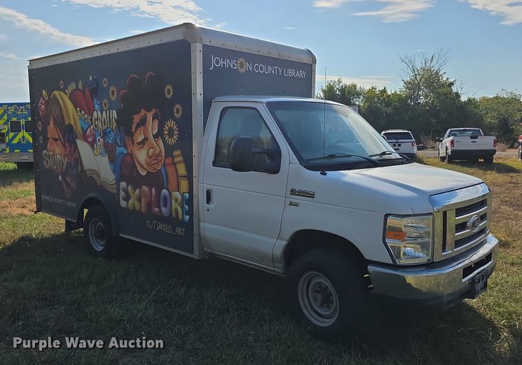 image for item FI0558 2015 Rockport Ford E350 Super Duty box truck