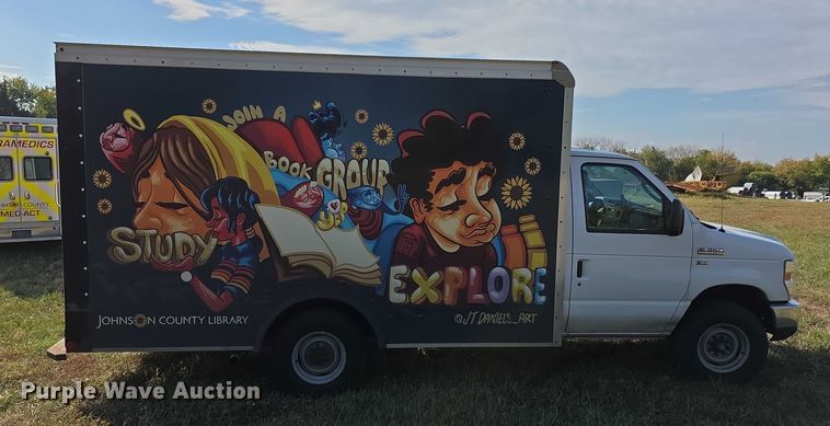 image for item FI0558 2015 Rockport Ford E350 Super Duty box truck