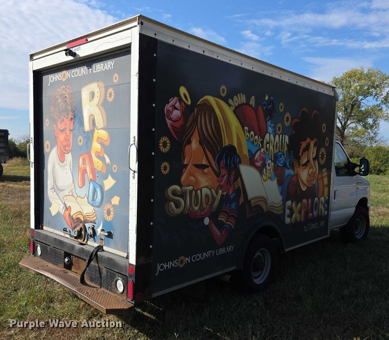 image for item FI0558 2015 Rockport Ford E350 Super Duty box truck