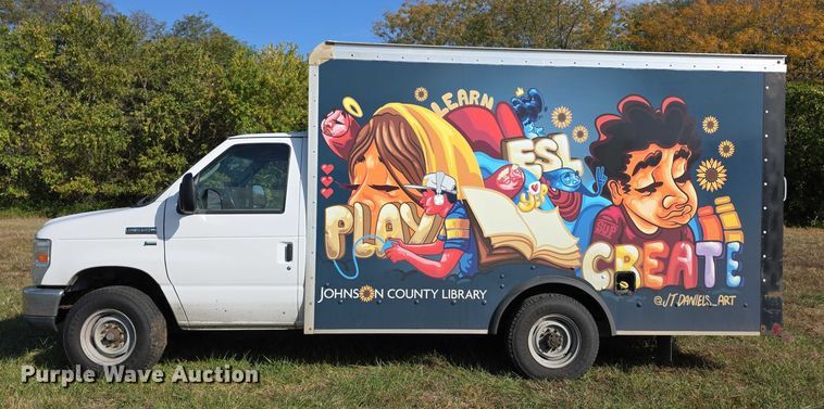 image for item FI0558 2015 Rockport Ford E350 Super Duty box truck