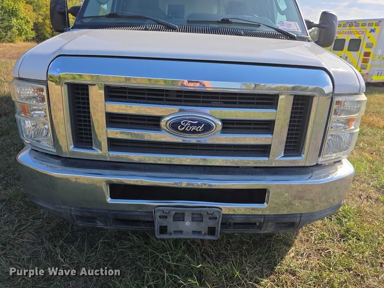 image for item FI0558 2015 Rockport Ford E350 Super Duty box truck