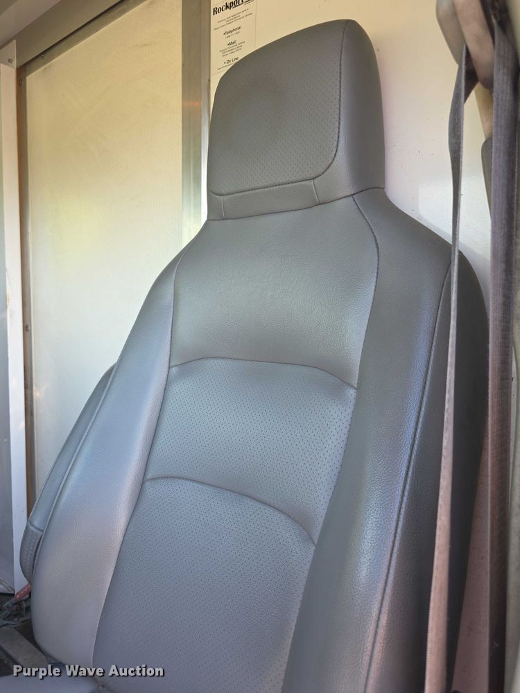 image for item FI0558 2015 Rockport Ford E350 Super Duty box truck