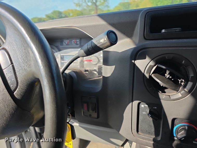 image for item FI0558 2015 Rockport Ford E350 Super Duty box truck