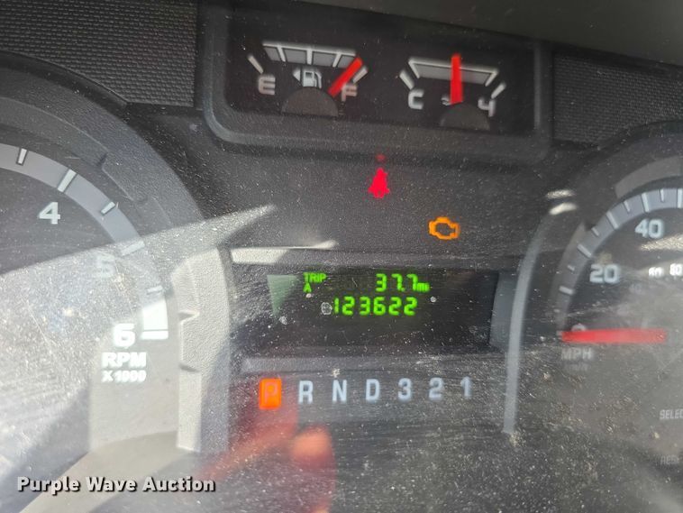 image for item FI0558 2015 Rockport Ford E350 Super Duty box truck