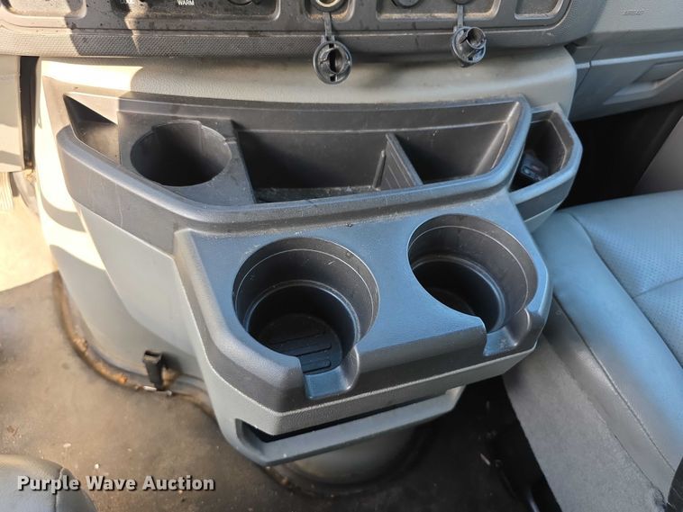 image for item FI0558 2015 Rockport Ford E350 Super Duty box truck