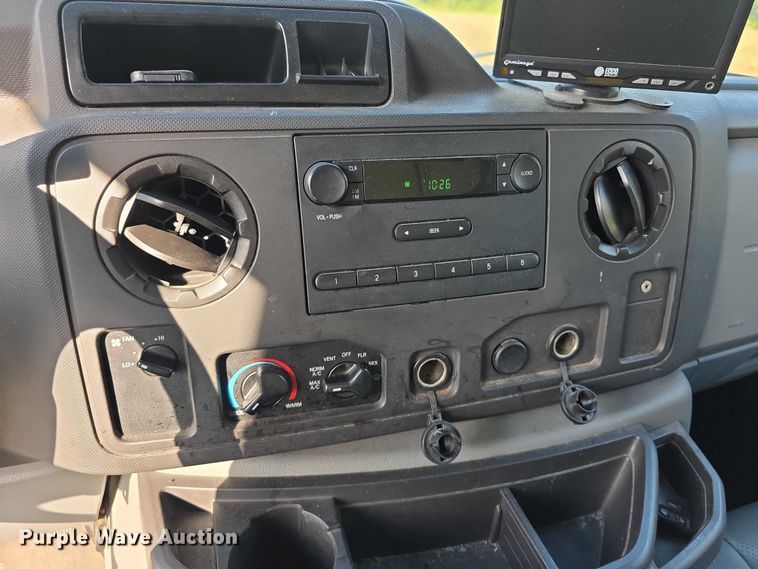 image for item FI0558 2015 Rockport Ford E350 Super Duty box truck