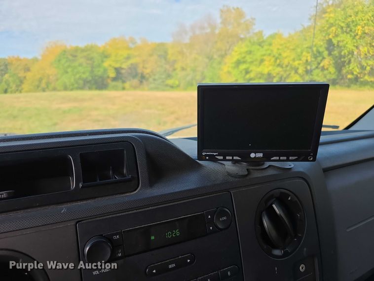 image for item FI0558 2015 Rockport Ford E350 Super Duty box truck