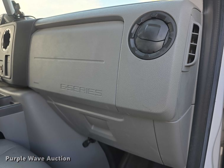 image for item FI0558 2015 Rockport Ford E350 Super Duty box truck