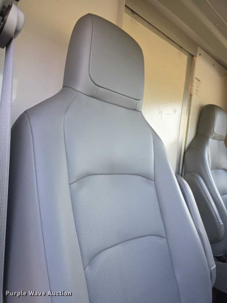 image for item FI0558 2015 Rockport Ford E350 Super Duty box truck