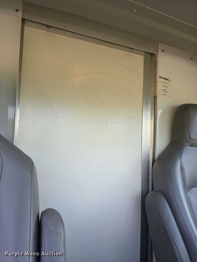 image for item FI0558 2015 Rockport Ford E350 Super Duty box truck