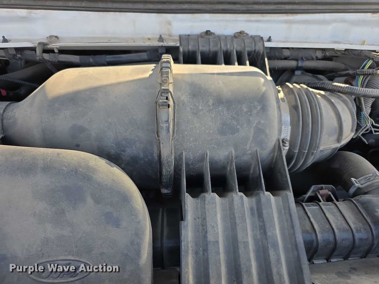 image for item FI0558 2015 Rockport Ford E350 Super Duty box truck